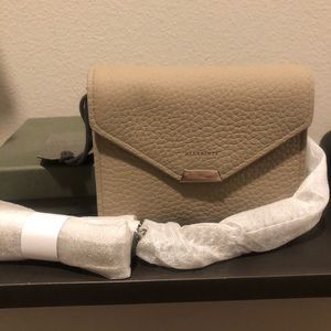 Pebble leather wallet with chain